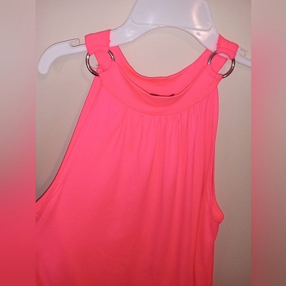 Women's strapless top